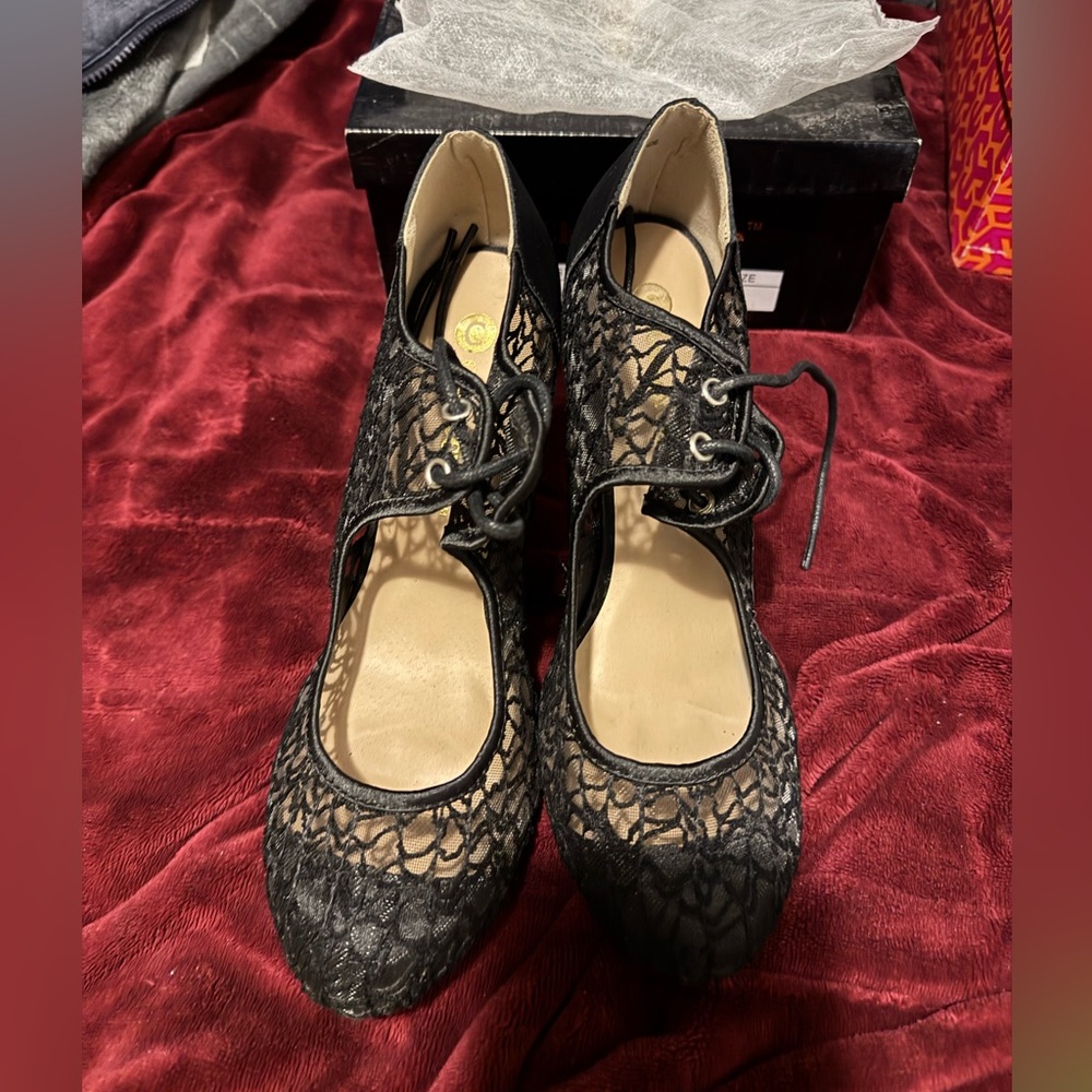 Chase + Chloe Black Lace Lace-up Jazz style heels